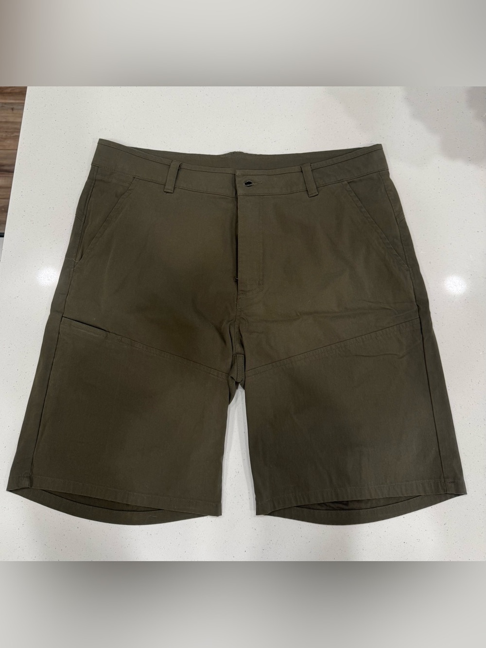 Mountain Hardwear Men's Olive Utility Shorts
